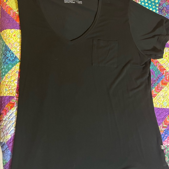 Little sleepies one pocket women’s shirt. EUC - Picture 3 of 4